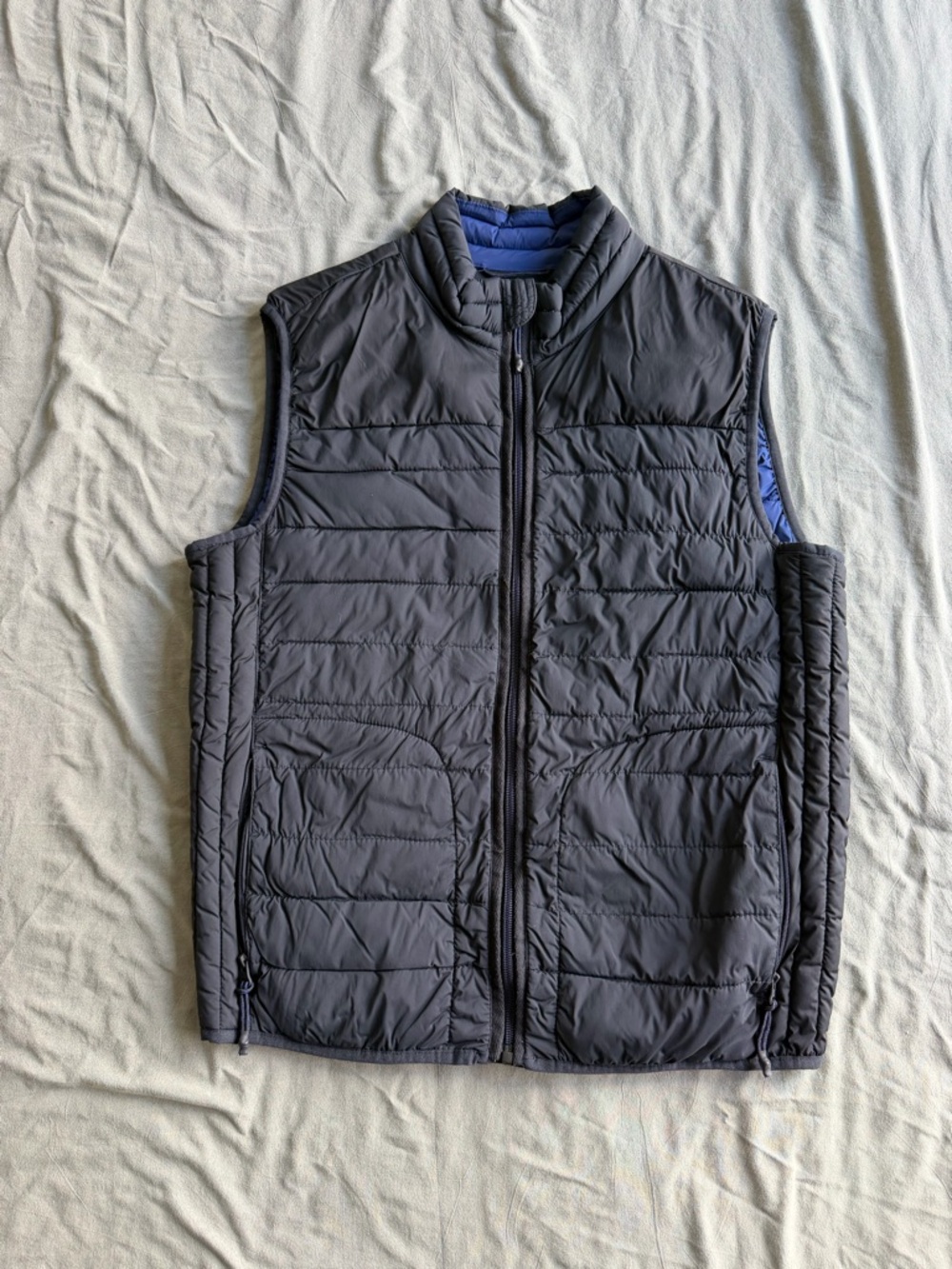 GAP Quilted Puffer Vest in Black with Blue Lining